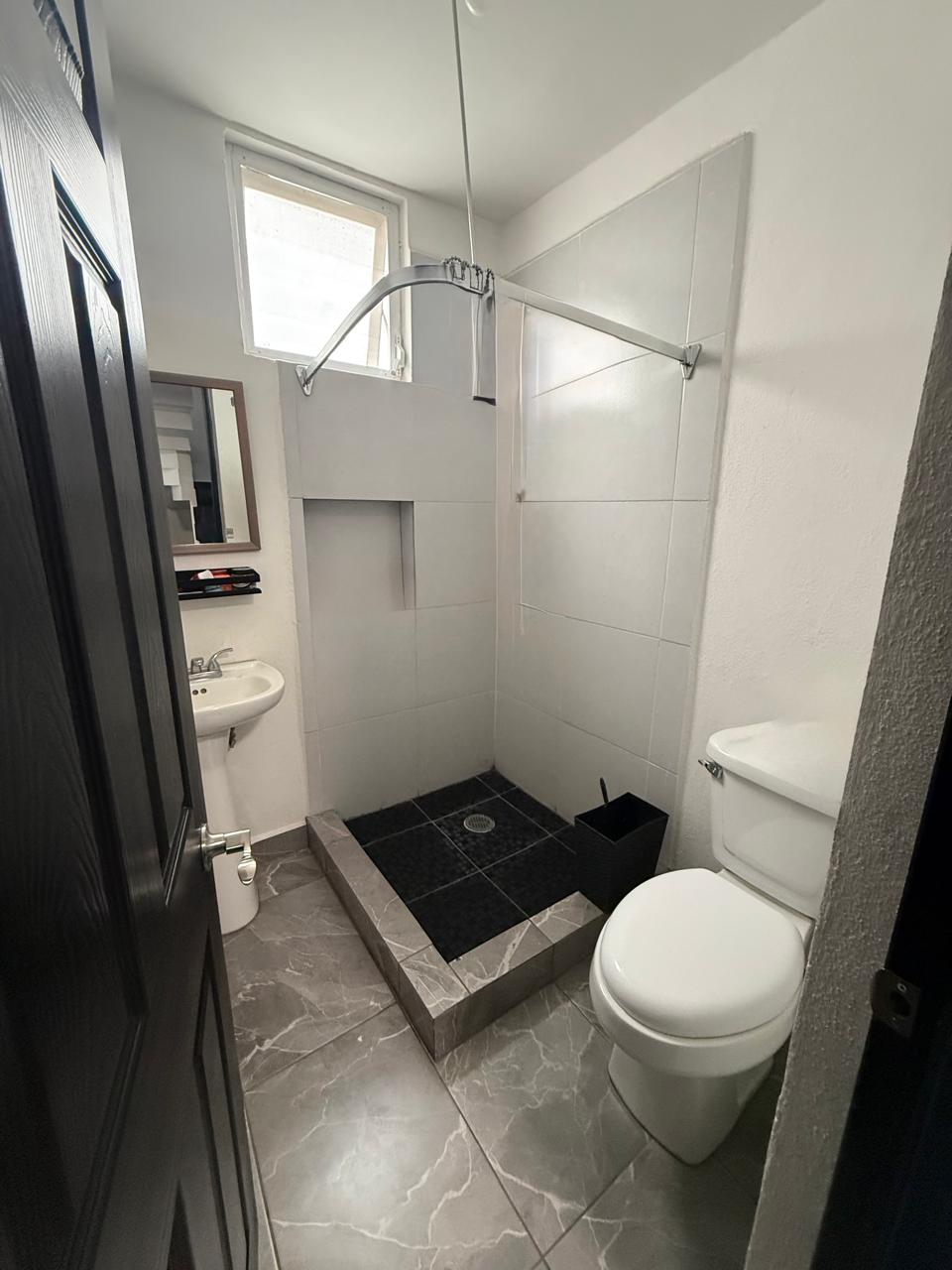 Baño · Casa en Los Olivos