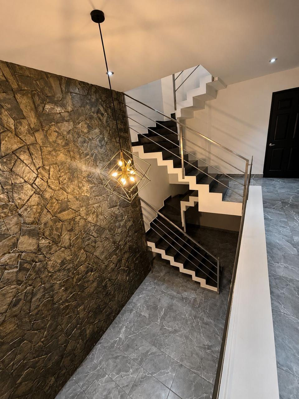 Escalera · Casa en Rinconada Álamos